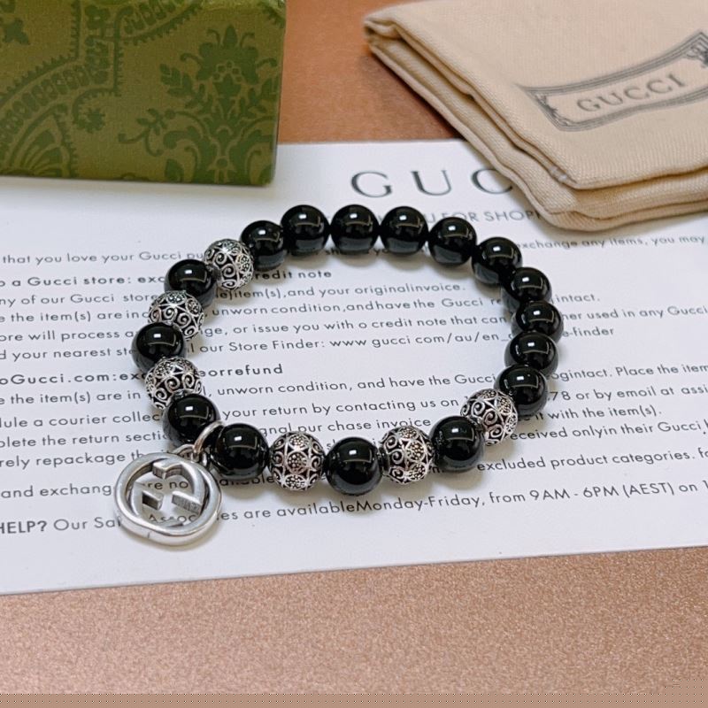 G*u*i bracelets